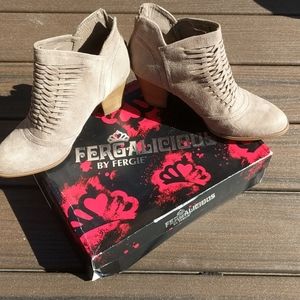 Chelly Zipper Booties